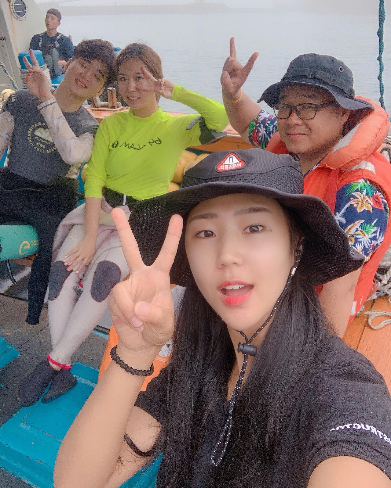 Fun diving with the advanced open water diver couple from Seoul 
