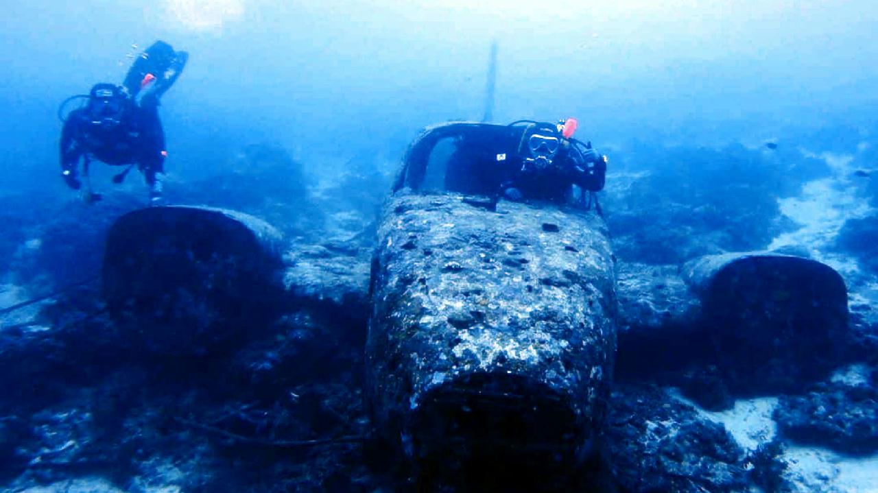 Cebu Blue sea Dive,  Tambuli Airplane