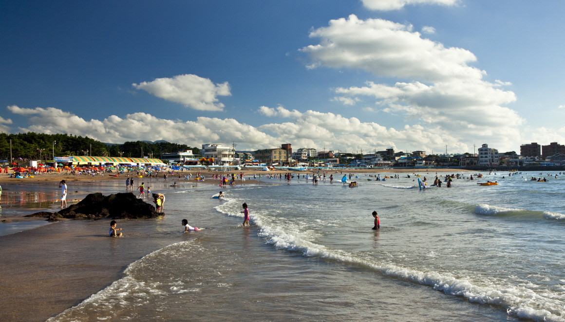 가을이 깊어지니 서핑하러 이호테우에 가봐야겠습니다.