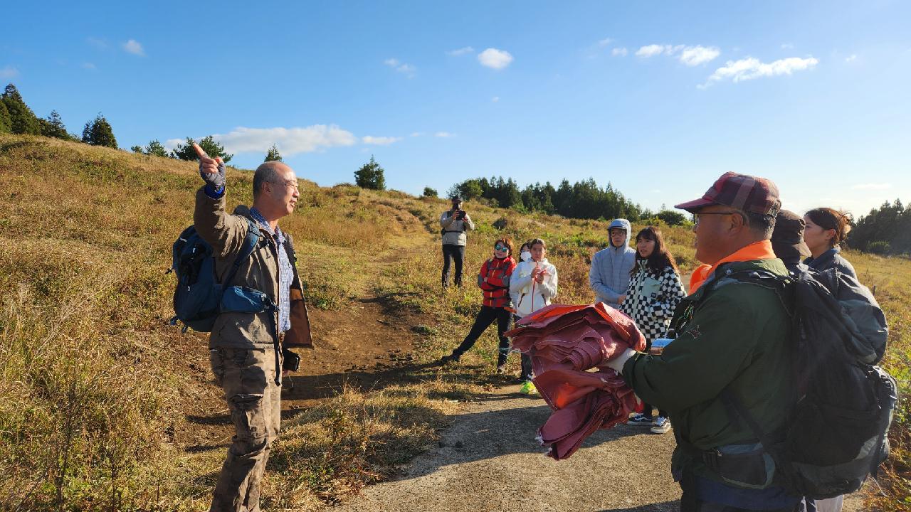 오늘 서귀포 표선에 있는 『모지오름』 정화활동에 참여하였습니다.