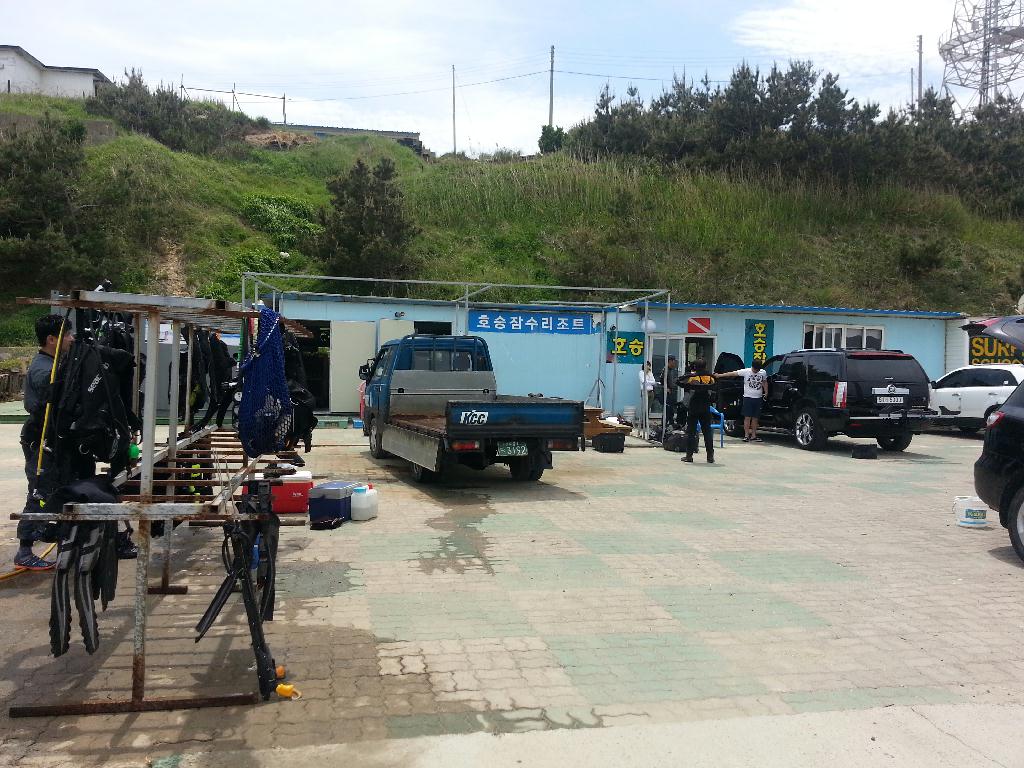 전우상총무님.형수.조사장님.방사장.나 - 호승리조트 - 외항