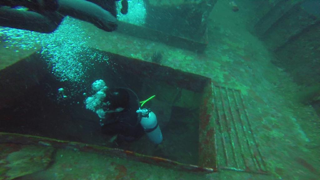 Puerto Galera,Mindoro Island - Alma Jane Wreck 
