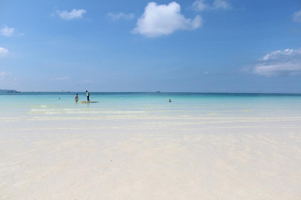 Boracay,PHILIPPINES - Fridays rock