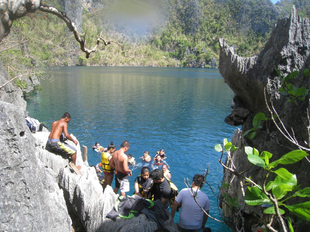 Fun diving with openwater - Coron in Palawan - Barracuda lake