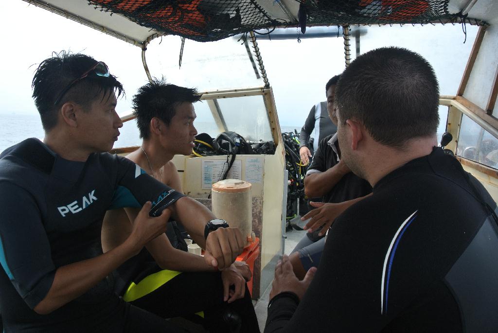 펀다이빙 - Oceanic quest in Brunei - Austrailian wreck