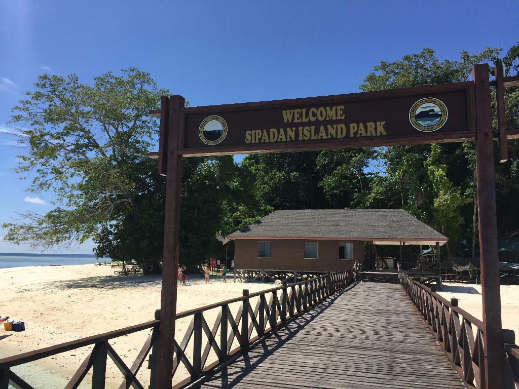 Fun diving - Sipadan Island - Barracuda point