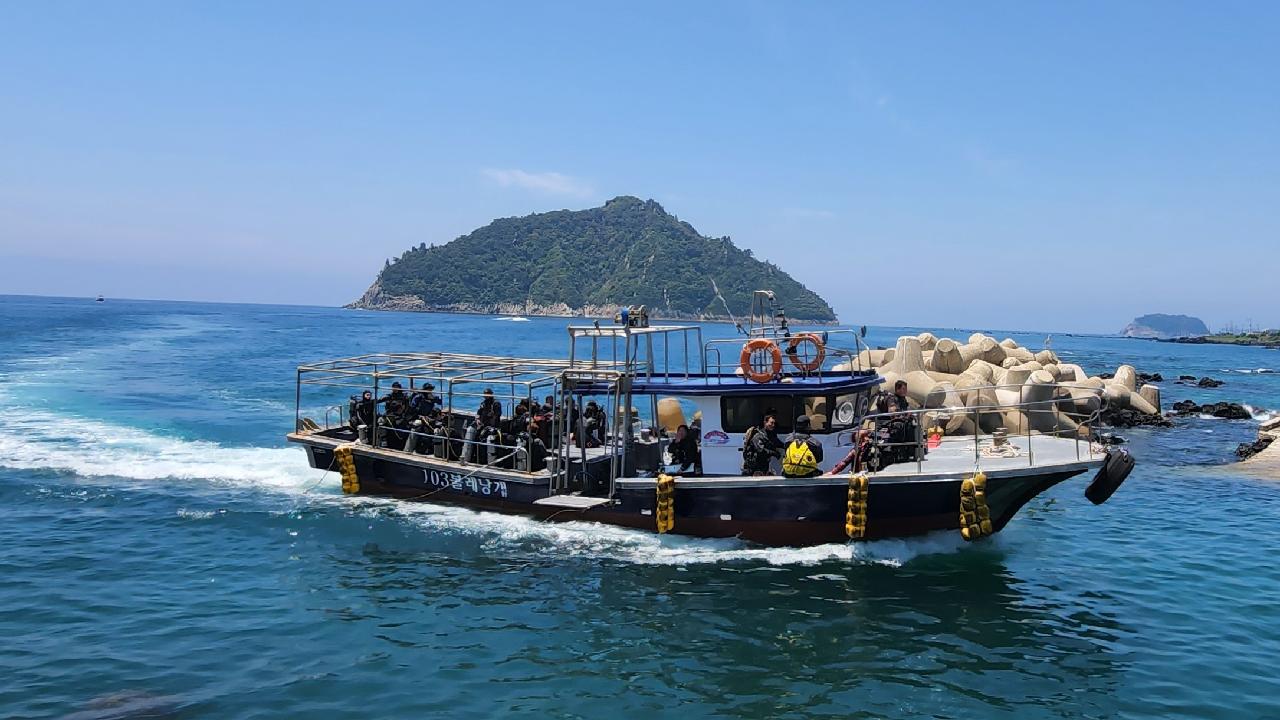 🛥️ Boat diving