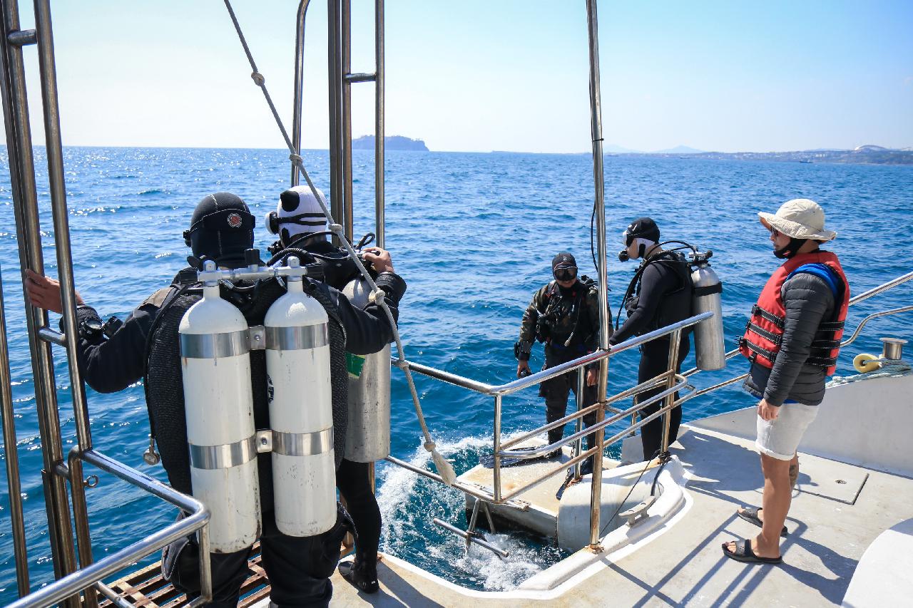 Premium Yacht Scuba Diving in Jeju Island