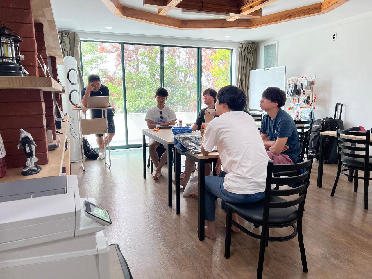 오사카에서 온 5명의 스쿠버 다이빙 크루, 비 갠 뒤 만난 제주 바다에서 만난 황홀한 풍경