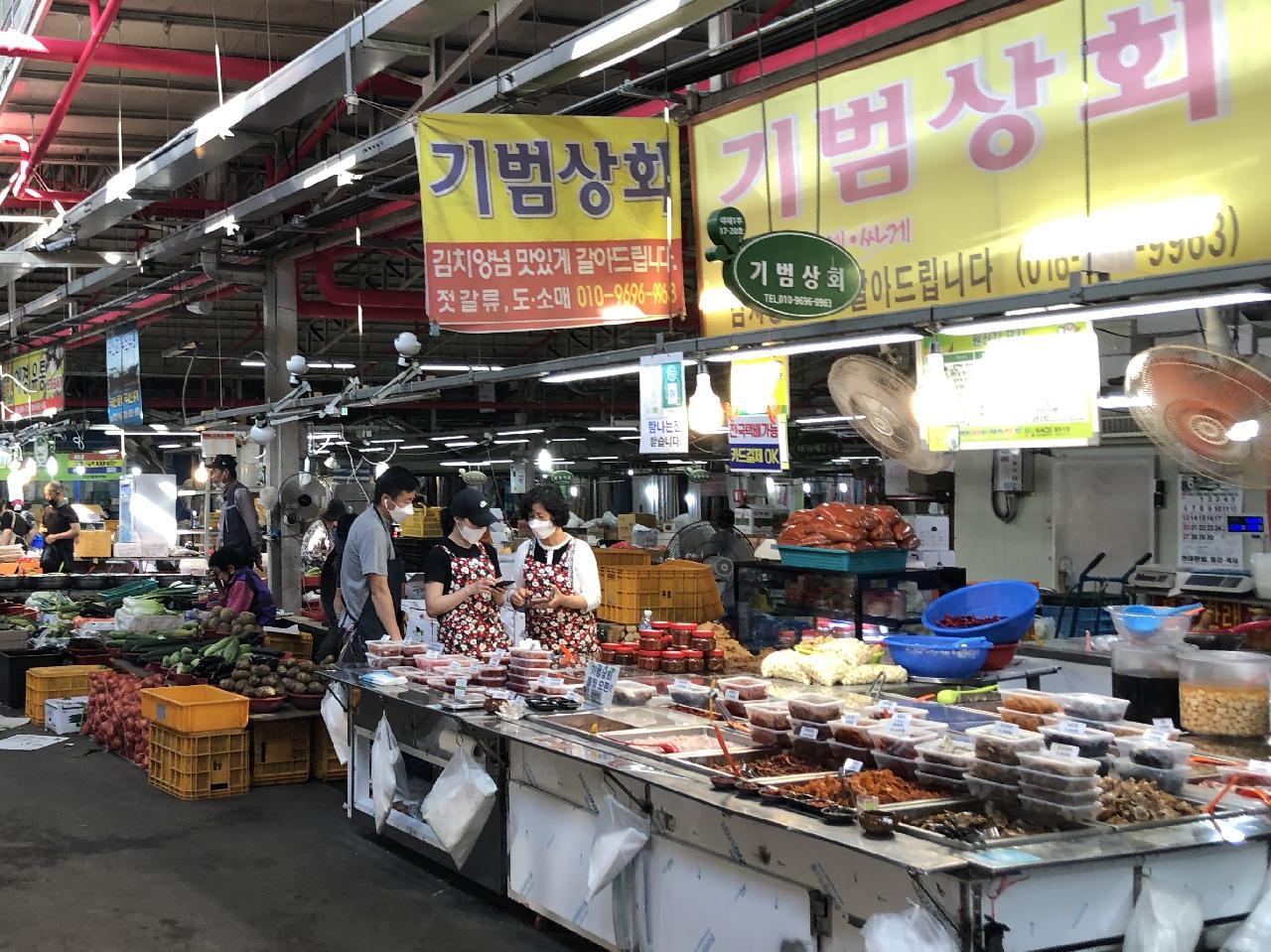 A Hidden Gem for Divers: Salted Seafood Shop in Seogwipo’s Traditional 5-Day Market