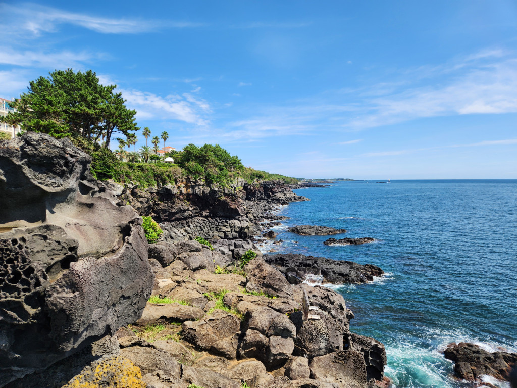 Jeju Coastal Scenery, a Quiet Seaside Walk – Namwon Keuneong Coast