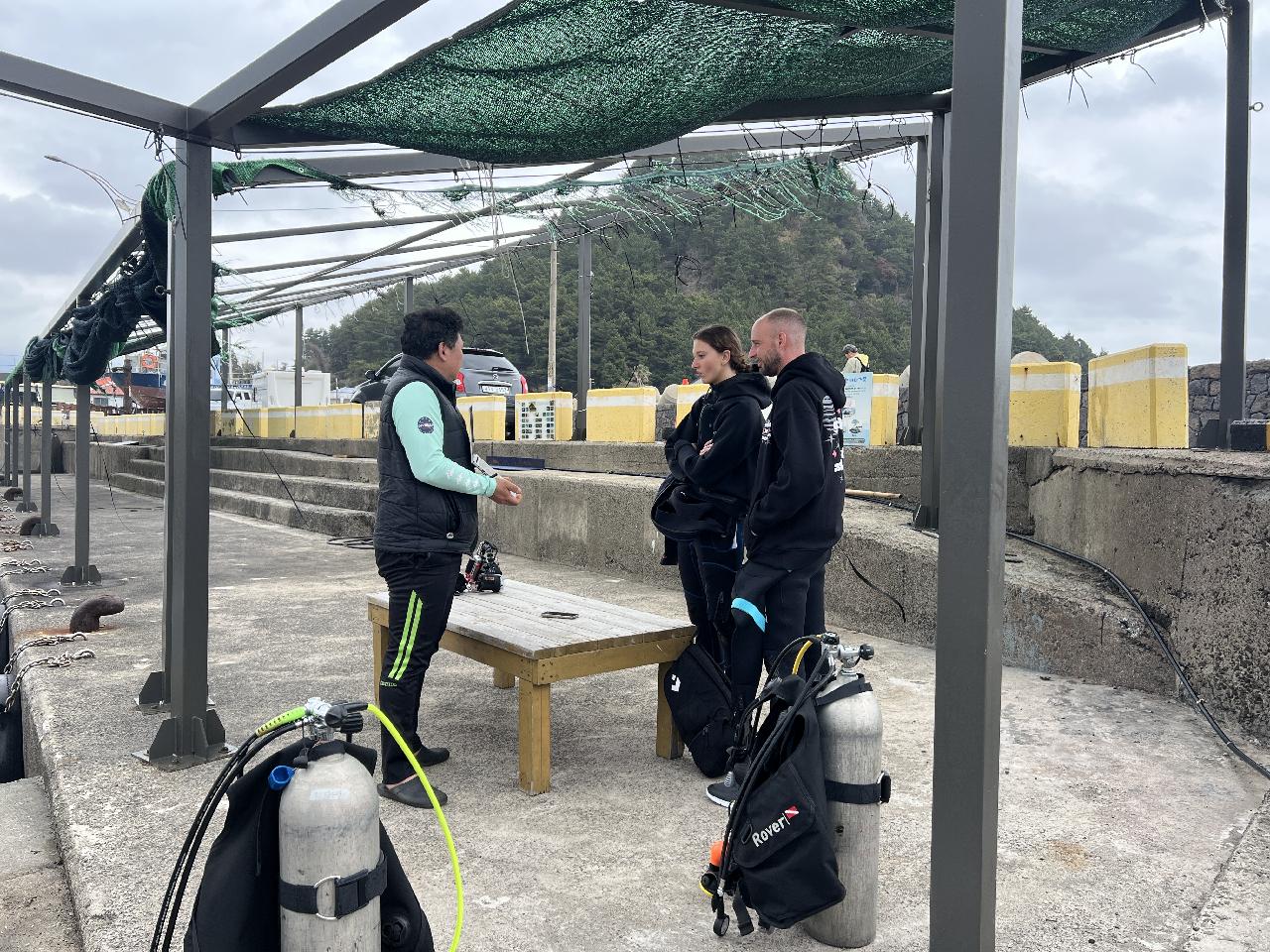 크루즈 여행 중 제주도에서 스쿠버 다이빙 하기